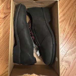 Teva de la vina Dos, leather shoe, black, new in box.